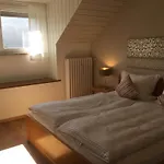 Гостевой дом Gaestehaus Am Rebenhang 3*