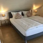 Gaestehaus Am Rebenhang Гостевой дом 3*