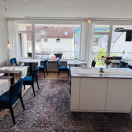 Gaestehaus Am Rebenhang Pensionat 3*