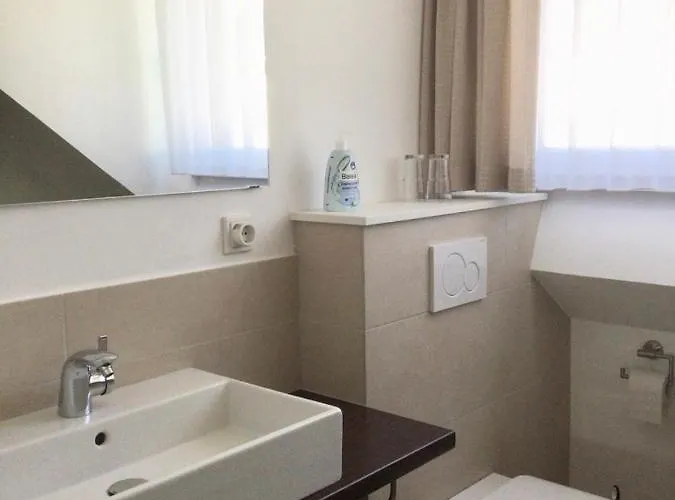 Pensionat Gaestehaus Am Rebenhang