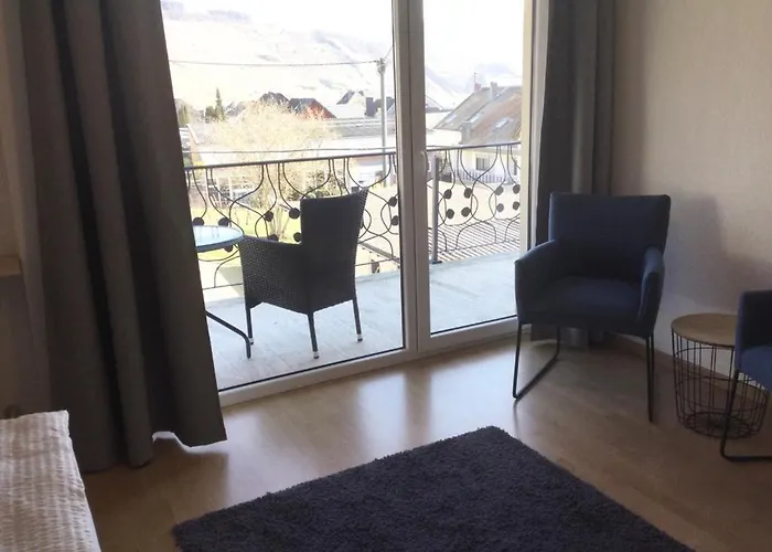 Gaestehaus Am Rebenhang 3*