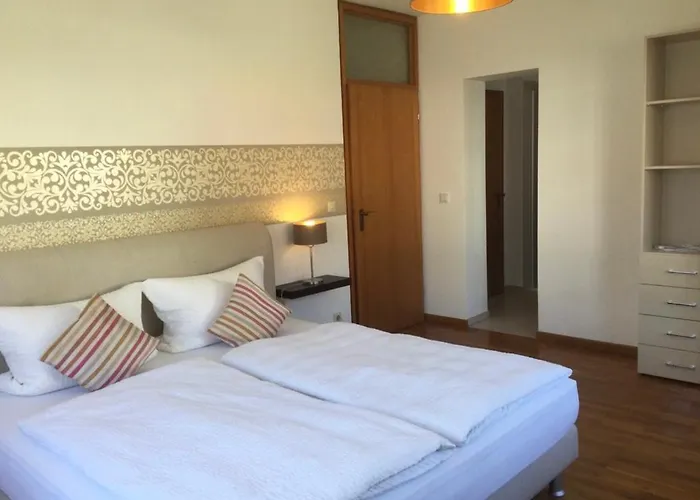 Pensionat Gaestehaus Am Rebenhang 3*